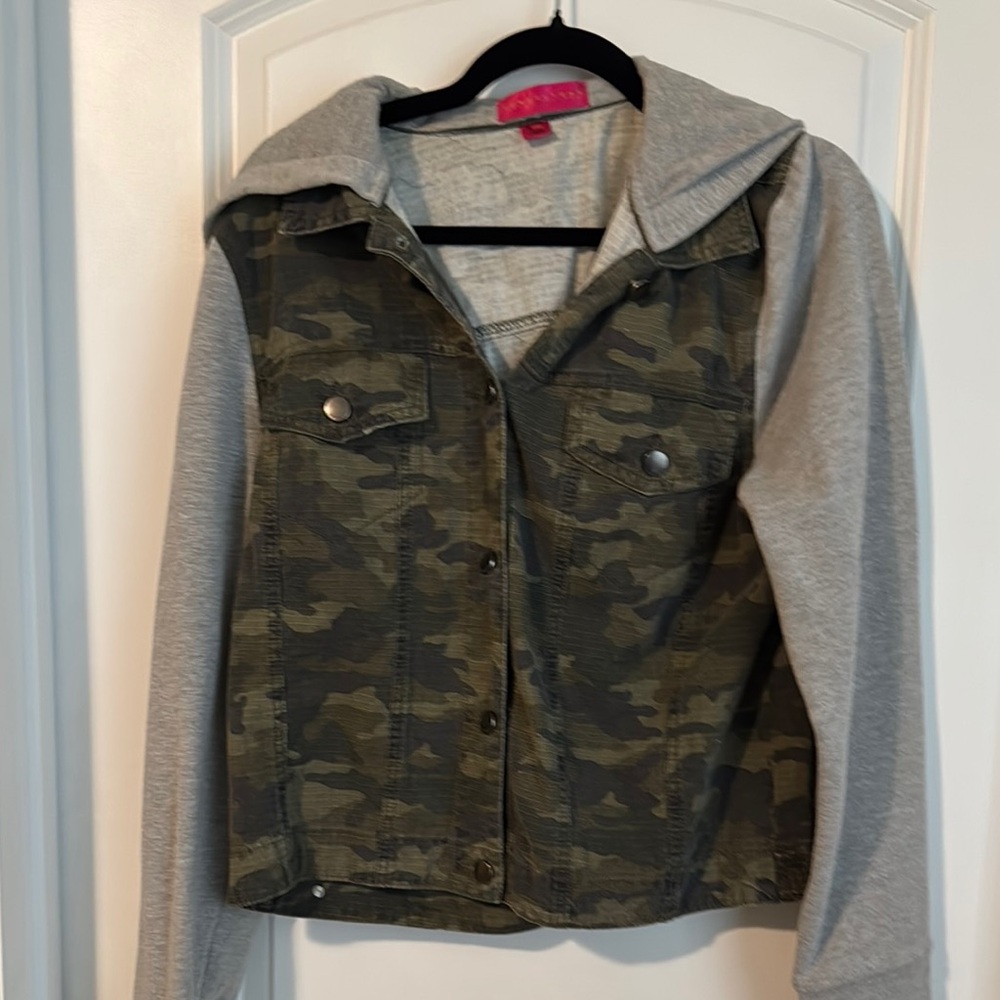 Tinseltown Camo and Gray Bomber Jacket